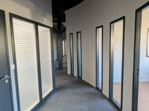 Vente Local d'activit&eacute;s 304 m&sup2; 420000 42000 Saint-�tienne