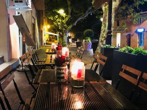 Vente Bar-brasserie 80 m&sup2; 88000 83600 Fr�jus