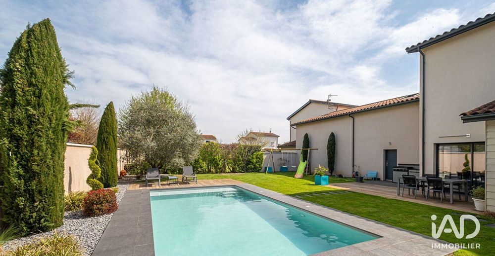 � vendre  Maison Saint-Priest (69800)