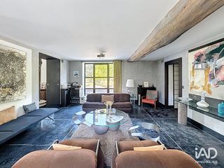  Maison � vendre 15 + pi�ces 1445 m�