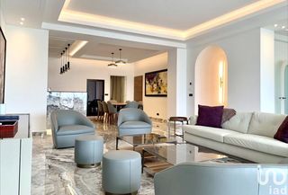  Appartement � vendre 4 pi�ces 220 m�