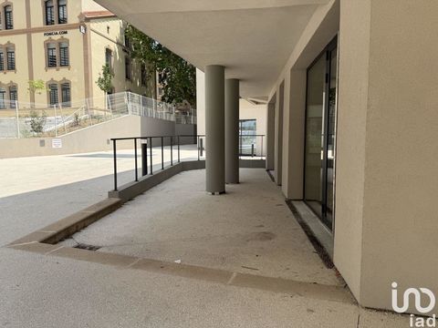 Location Local d'activit&eacute;s 112 m&sup2; 2505 83000 Toulon