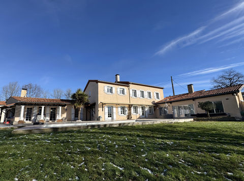   PROPRI�T� DE PRESTIGE A 10 MN DE CASTRES AVEC PISCINE Maison - 6 pi�ce(s) - 350 m�