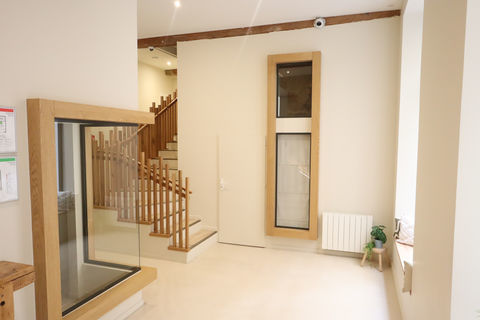 COWORKING - 5 BUREAUX + 1 ATELIER 250 69001 Lyon