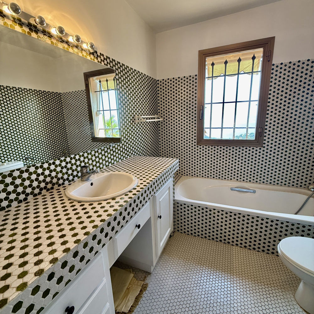 � vendre  Maison Roquebrune-Cap-Martin (06190)