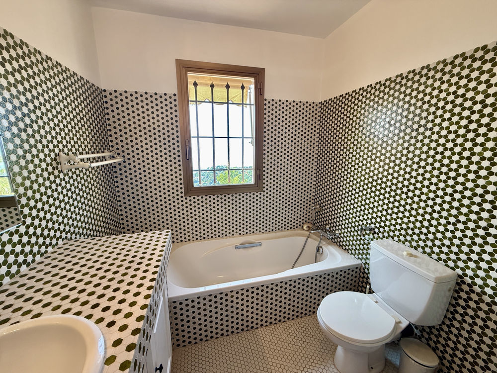 � vendre  Maison Roquebrune-Cap-Martin (06190)