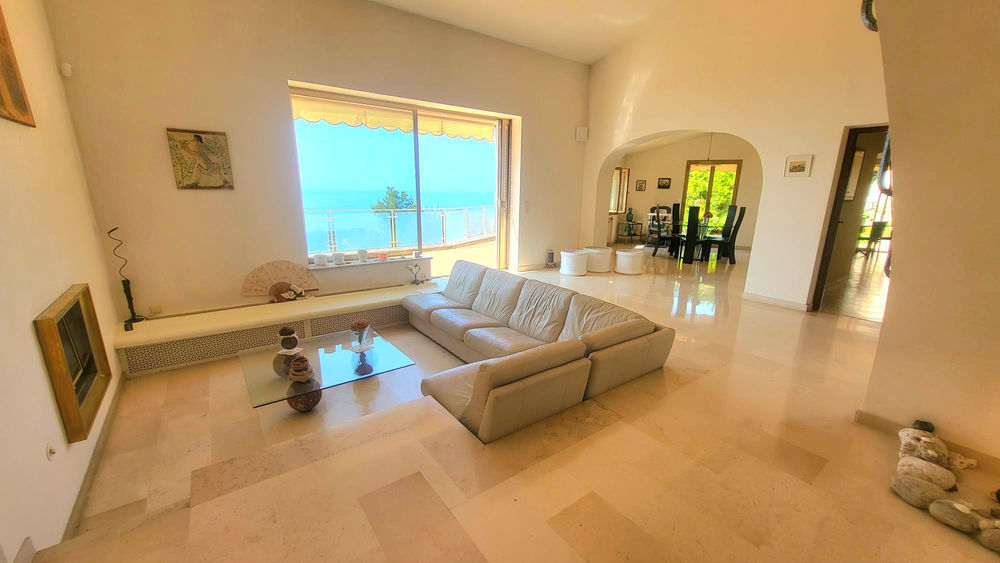 � vendre  Maison Roquebrune-Cap-Martin (06190)