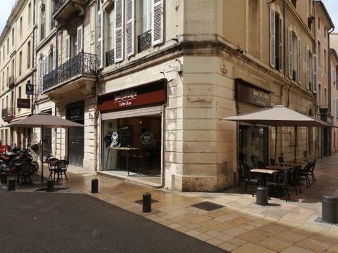 A saisir Coffee-Shop au coeur du centre ville de Nîmes 120000 30000 Nimes