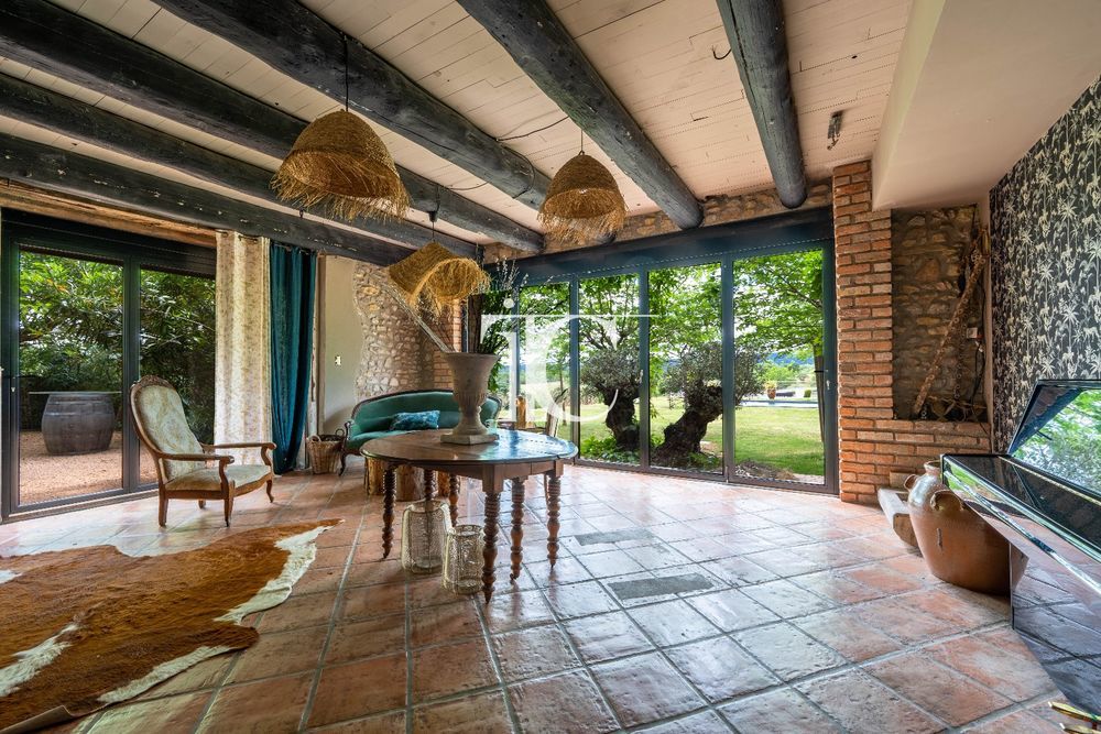 � vendre  Villa Uz�s (30700)