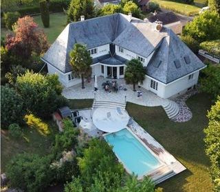  Maison � vendre 10 pi�ces 318 m�