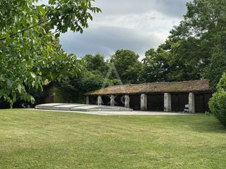  Villa � vendre 15 + pi�ces 330 m�