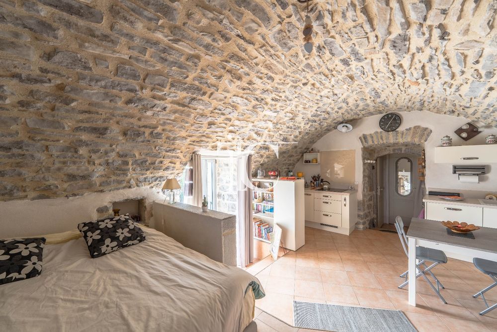 � vendre  Villa Banne (07460)