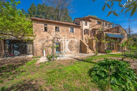   Maison de caract�re Villa - 11 pi�ce(s) - 275 m�