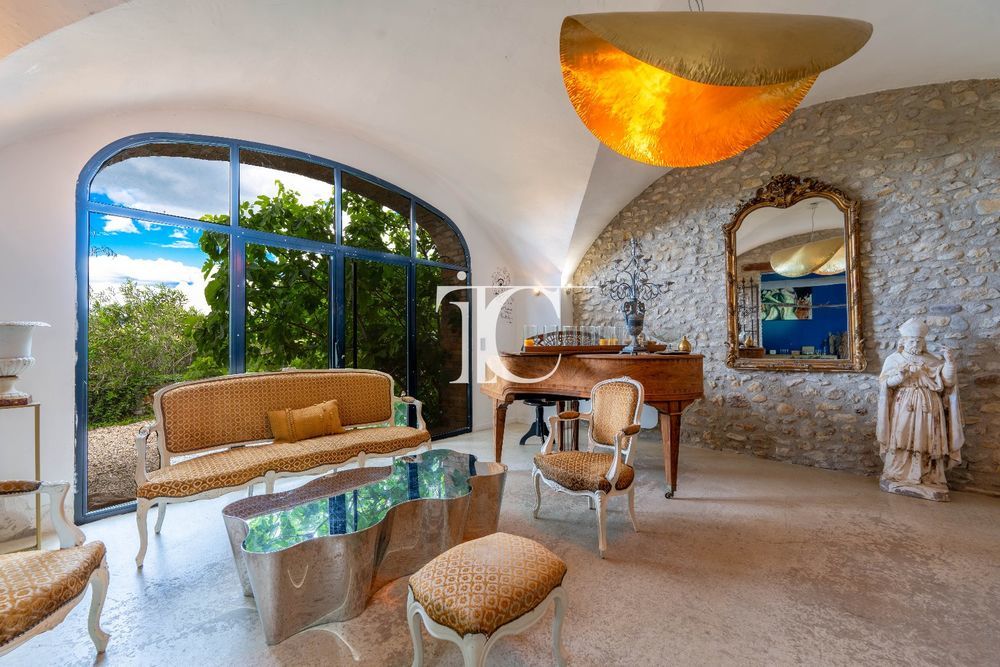 � vendre  Villa Uz�s (30700)