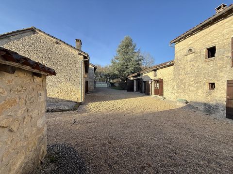   Maison Maison - 6 pi�ce(s) - 250 m�