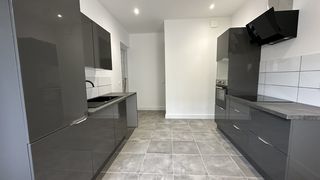  Appartement � louer 4 pi�ces 145 m�