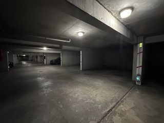  Parking / Garage � louer 