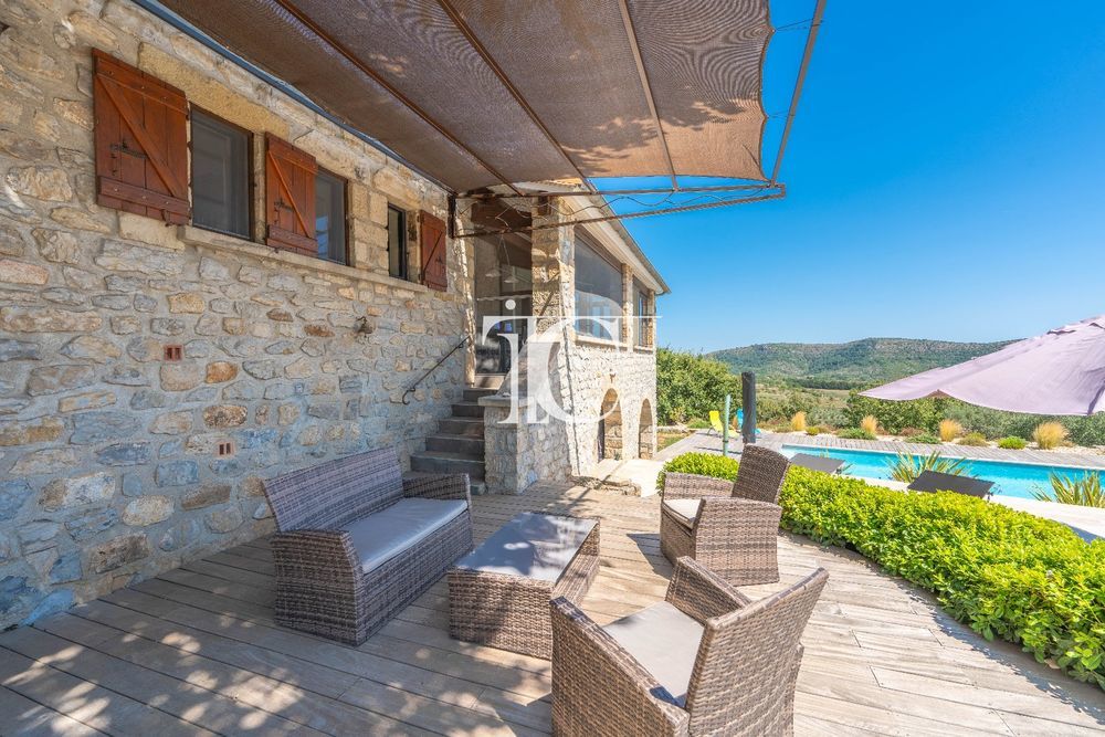 � vendre  Villa Largenti�re (07110)