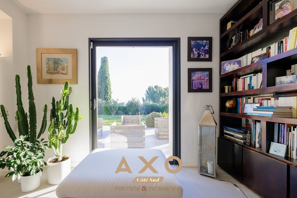 � vendre  Maison �guilles (13510)