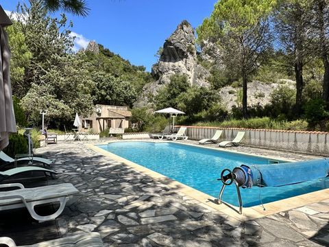   Maison Maison - 7 pi�ce(s) - 195 m�