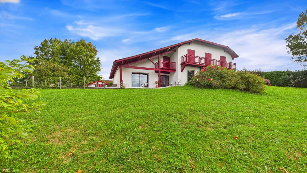 � vendre  Maison Bardos (64520)