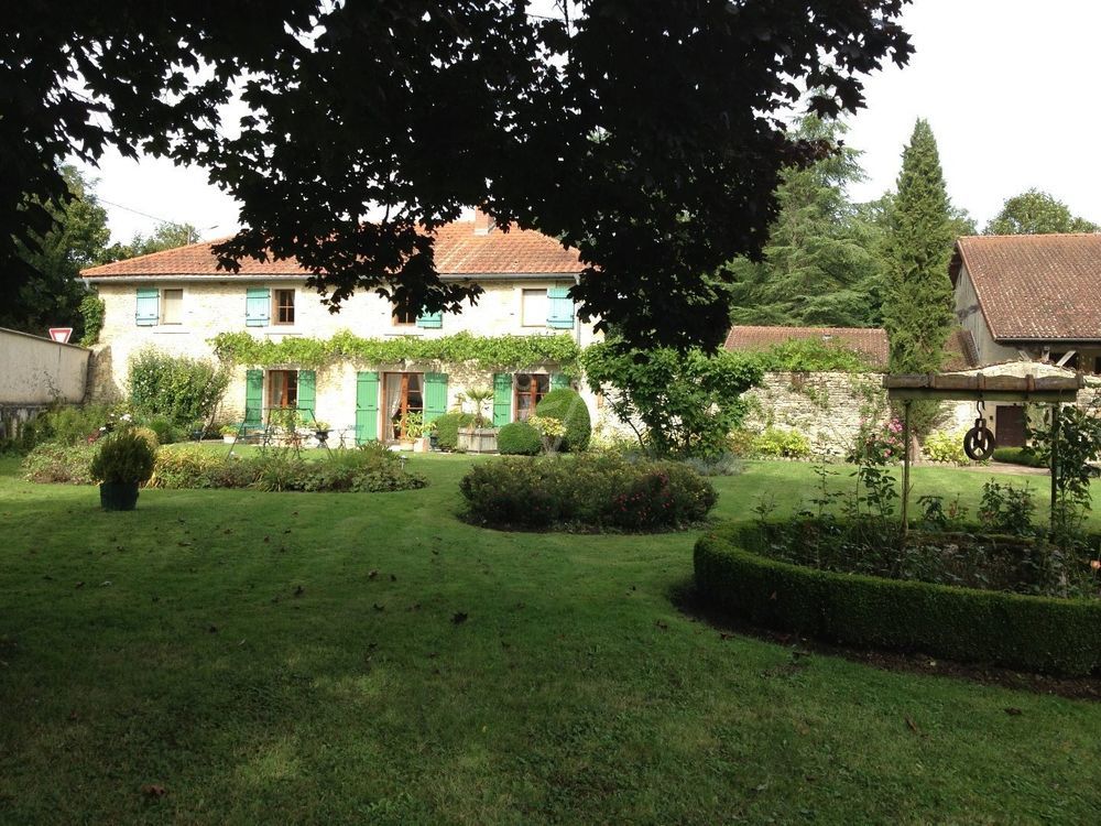 � vendre  Villa Sommevoire (52220)