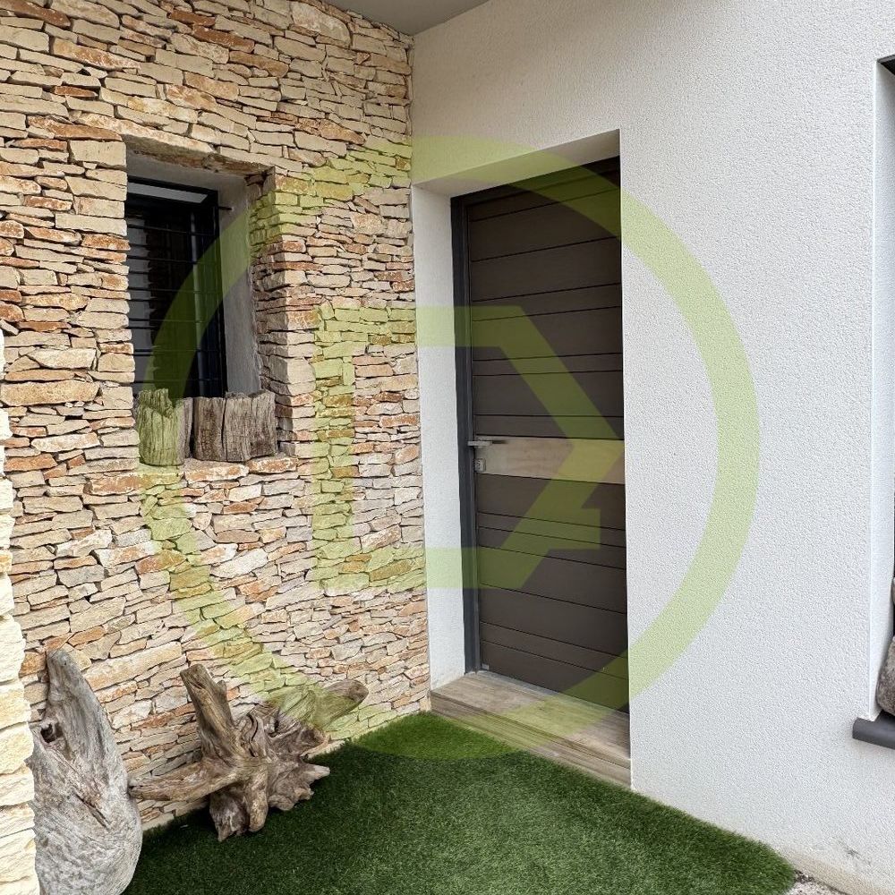 � vendre  Villa Nimes (30900)