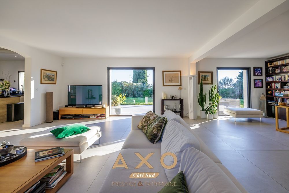 � vendre  Maison �guilles (13510)