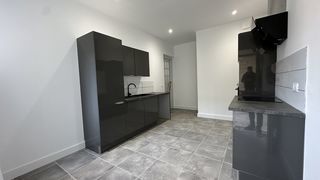  Appartement � louer 4 pi�ces 145 m�