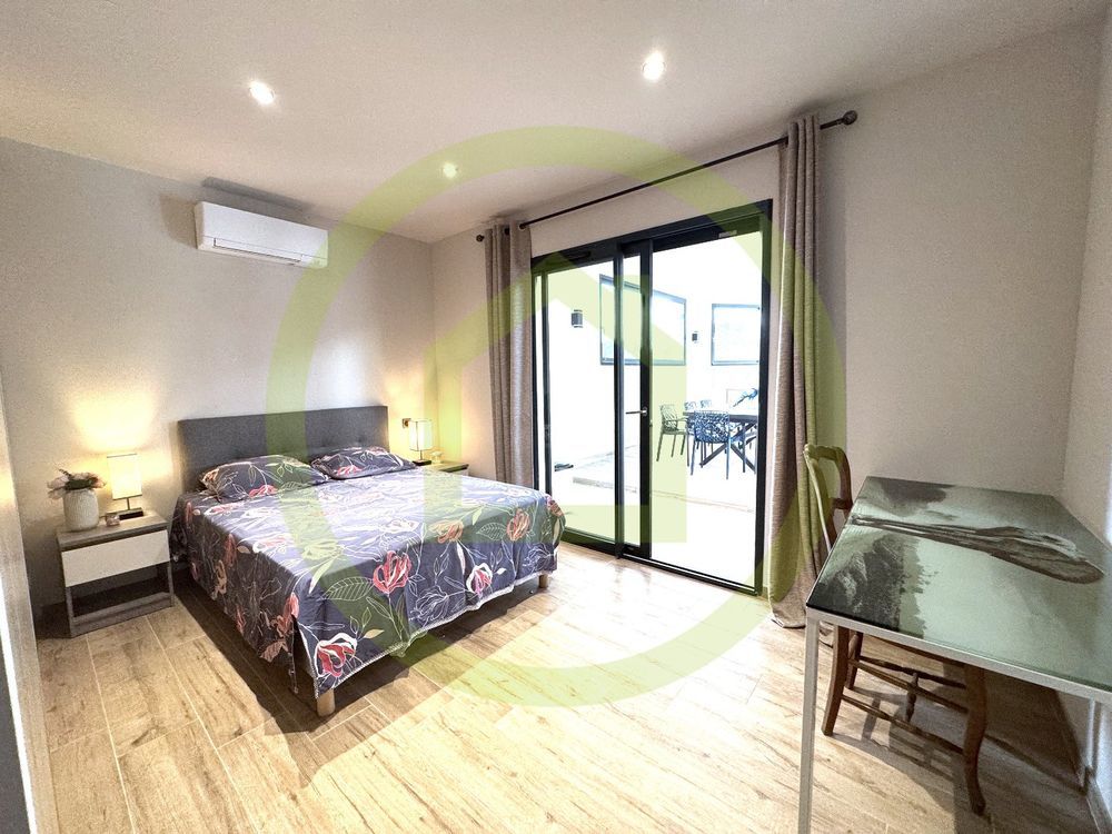 � vendre  Villa Nimes (30900)