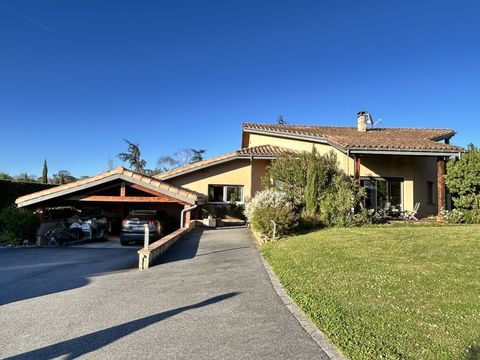   Maison contemporaine Maison - 7 pi�ce(s) - 232 m�