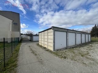  Parking / Garage � vendre 1 pi�ce 390 m�