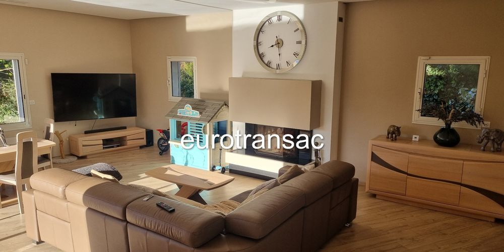 � vendre  Maison M�ze (34140)