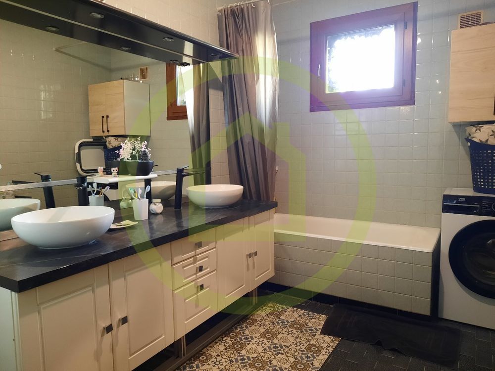 � vendre  Maison La Buisse (38500)