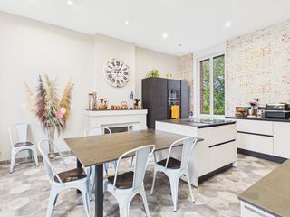  Maison � vendre 8 pi�ces 240 m�