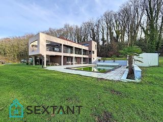  Maison � vendre 7 pi�ces 219 m�