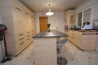  Maison � vendre 10 pi�ces 235 m�