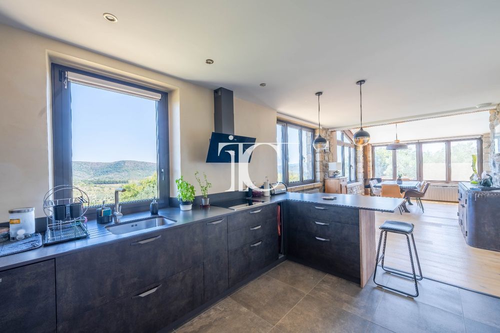 � vendre  Villa Largenti�re (07110)