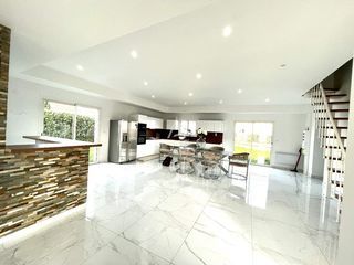  Maison � vendre 6 pi�ces 229 m�