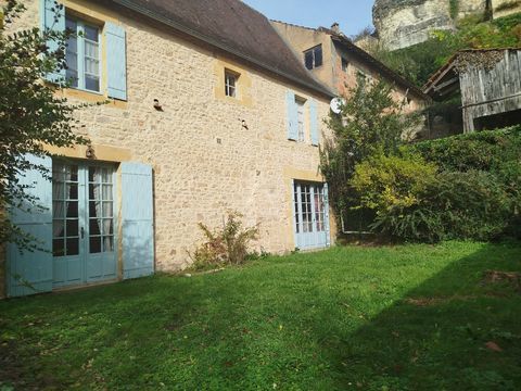   Maison et d�pendances Maison - 5 pi�ce(s) - 130 m�