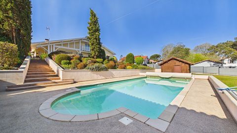   Maison Maison - 7 pi�ce(s) - 170 m�