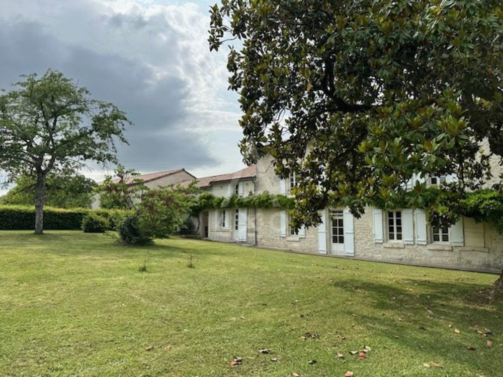 � vendre  Villa Angoul�me (16000)
