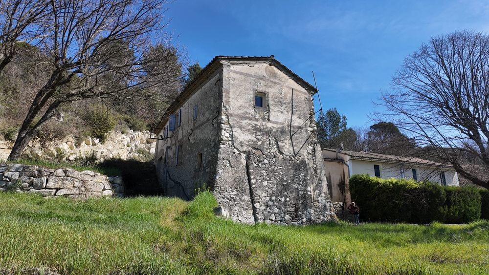 � vendre  Maison Entrechaux (84340)