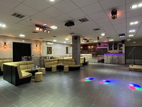 Local commercial 99000 09300 L'aiguillon