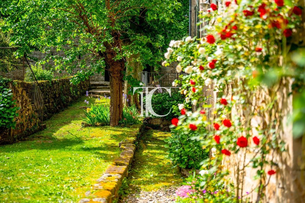 � vendre  Villa Vinezac (07110)