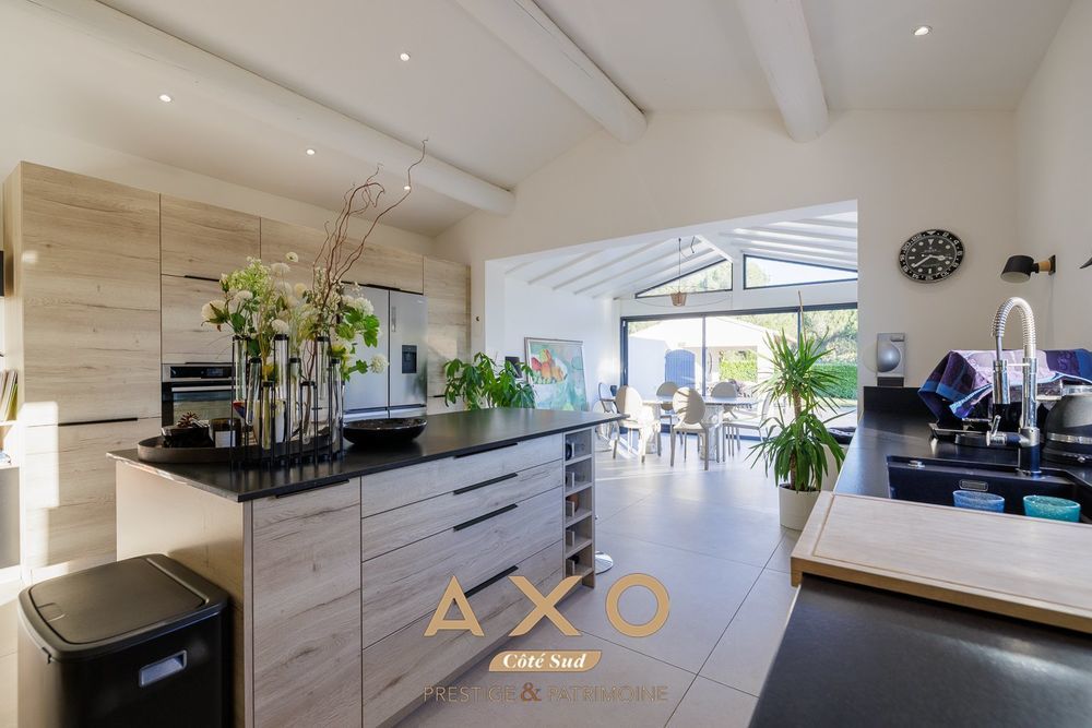 � vendre  Maison �guilles (13510)