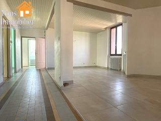  Immeuble � vendre 293 m�