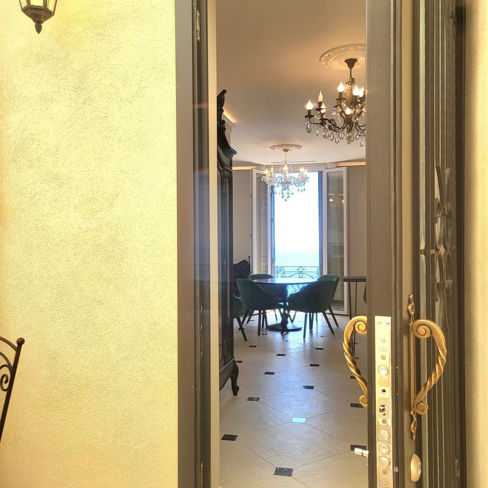 � vendre  Appartement Roquebrune-Cap-Martin (06190)