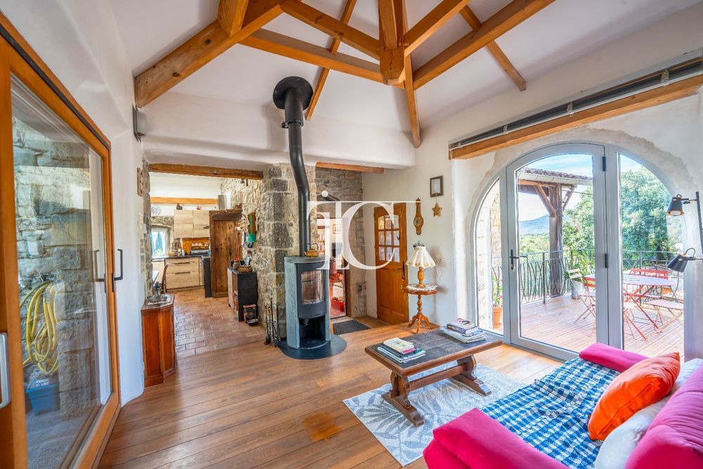 � vendre  Villa Banne (07460)