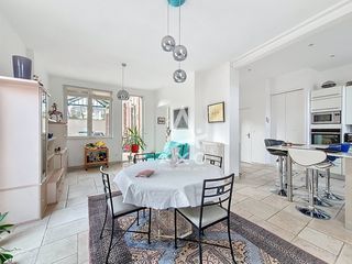  Maison � vendre 8 pi�ces 216 m�